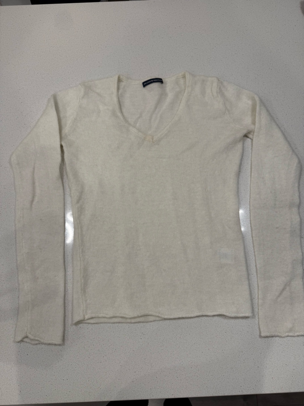 Brandy Melville Women's Cream V-Neck Long Sleeve Sweater